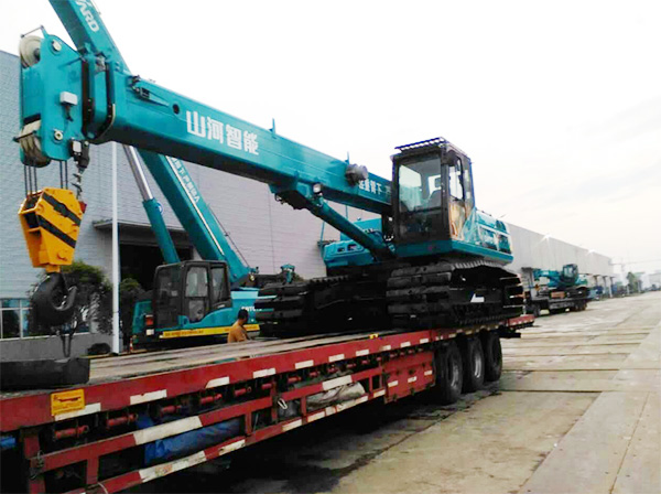 油田好帮手——ezweb易利娱乐平台智能伸缩臂履带起重机