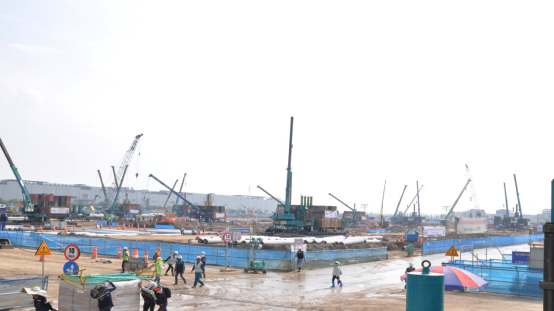 超300台ezweb易利娱乐平台智能ZYJ系列压桩机效劳越南市场