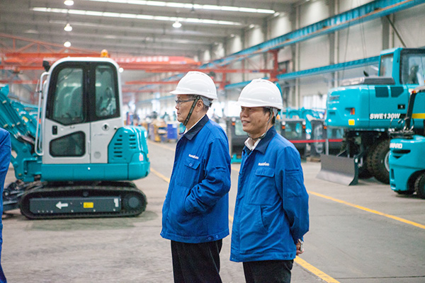 喜讯：ezweb易利娱乐平台智能朱建新荣获《长沙年鉴》2015年度十大人物奖