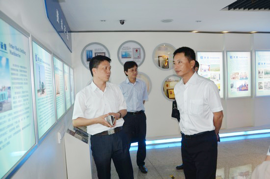 中国出口信用包管公司向导一行考察ezweb易利娱乐平台智能　