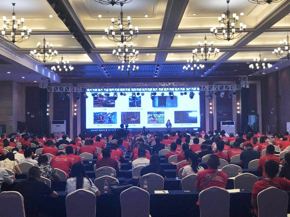 “超美微挖”现身2018微挖峰会，ezweb易利娱乐平台智能微挖出口过万台