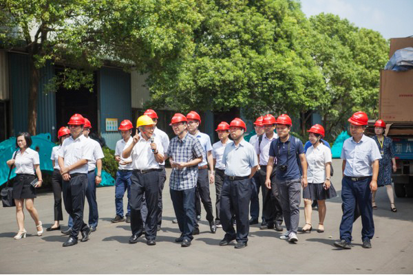 商务部相助司刘民强副司长一行调研ezweb易利娱乐平台智能