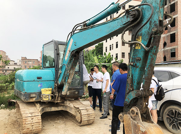 “清凉”送到客户手中，为ezweb易利娱乐平台智能售后效劳活动打CAII