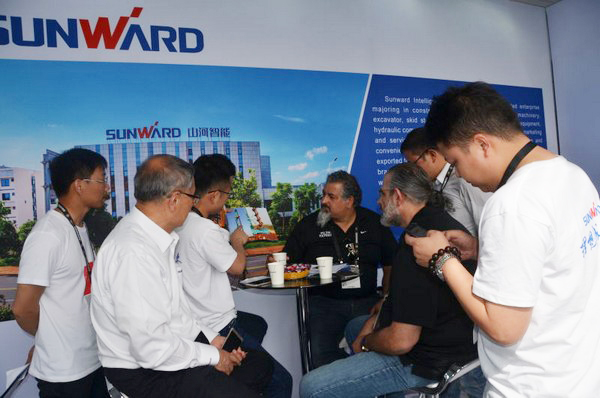 超万万美元大单！ezweb易利娱乐平台智能2017拉展完善收官