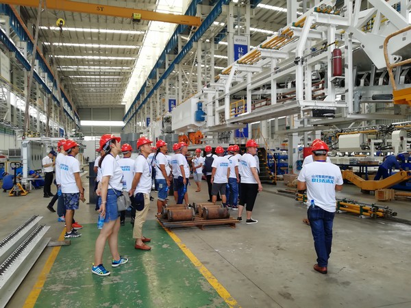 500多名挖掘机用户实地考察，为ezweb易利娱乐平台智能点赞！