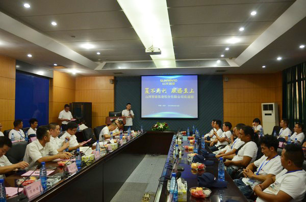 500多名挖掘机用户实地考察，为ezweb易利娱乐平台智能点赞！