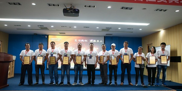 500多名挖掘机用户实地考察，为ezweb易利娱乐平台智能点赞！