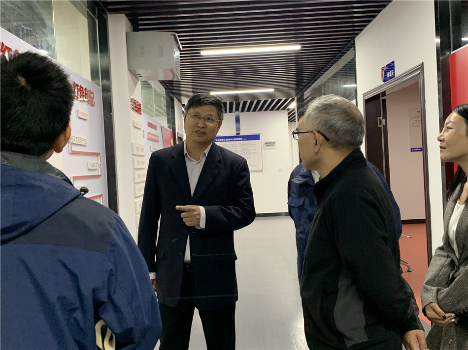 长沙市总工会党组书记周宏兆一行莅临ezweb易利娱乐平台智能考察调研