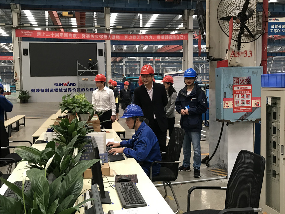 长沙市总工会党组书记周宏兆一行莅临ezweb易利娱乐平台智能考察调研