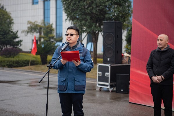 新春开门红！ezweb易利娱乐平台智能1.2亿订单火爆发车