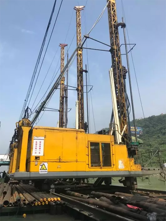 打造长江黄金水道！ezweb易利娱乐平台智能航道钻机轻松搞定水下礁石