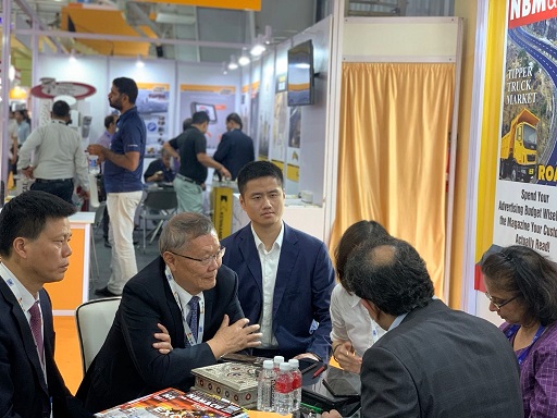 ezweb易利娱乐平台绿闪灼印度工程机械展