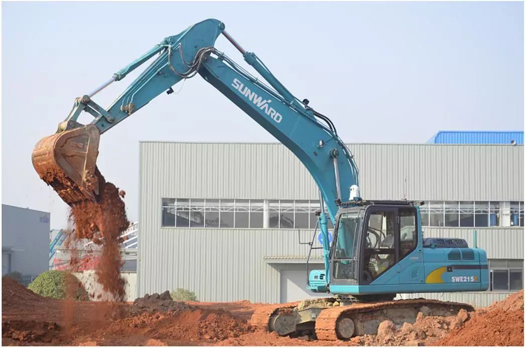 ezweb易利娱乐平台智能智能挖掘机喜报频传