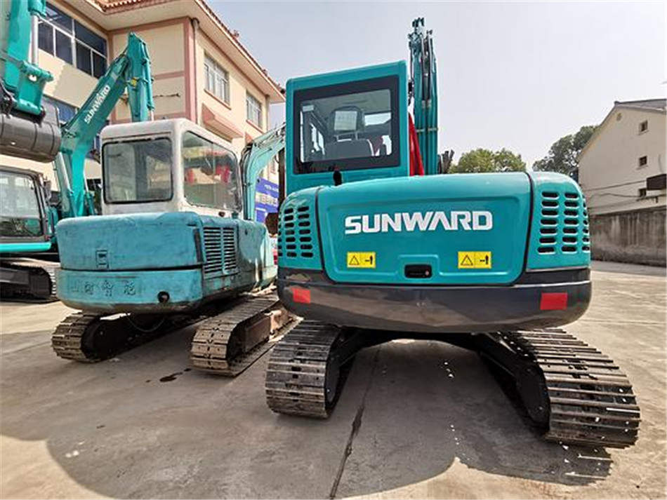 服役15年，凌驾20000小时！元老级挖机接“回家”！