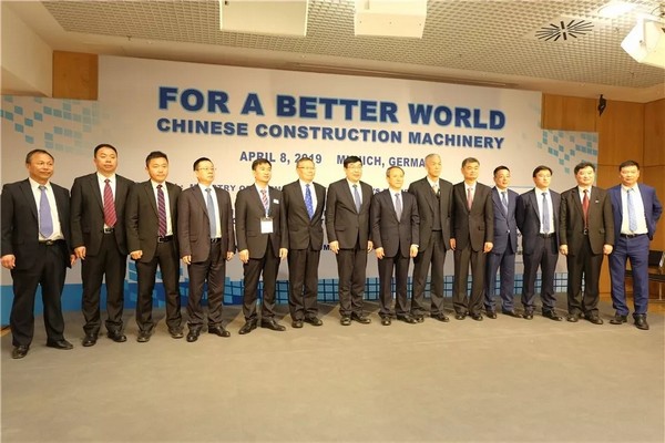 “三个率先”展示ezweb易利娱乐平台挖掘机欧洲生长历程