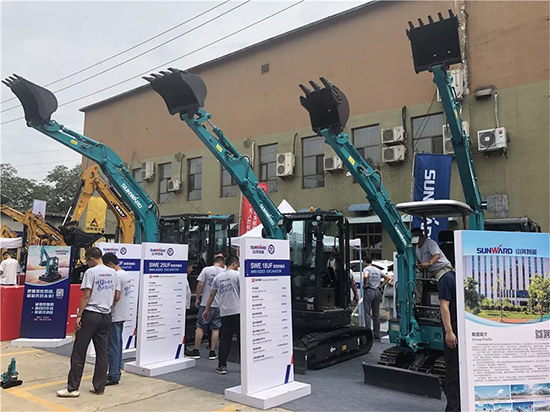 【小身板 着述为】ezweb易利娱乐平台智能燃爆2019微挖大会