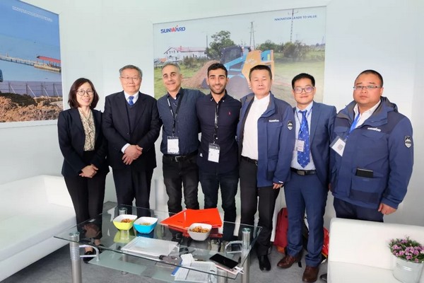 向天下展示中国“智造”魅力，ezweb易利娱乐平台智能携立异阵容闪灼德国宝马展