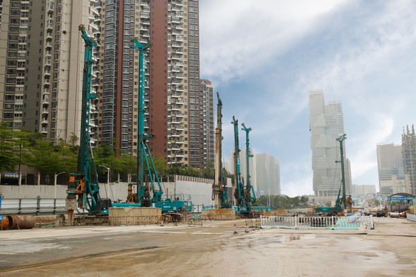 地铁咬合桩施工必备利器--ezweb易利娱乐平台智能旋挖钻机