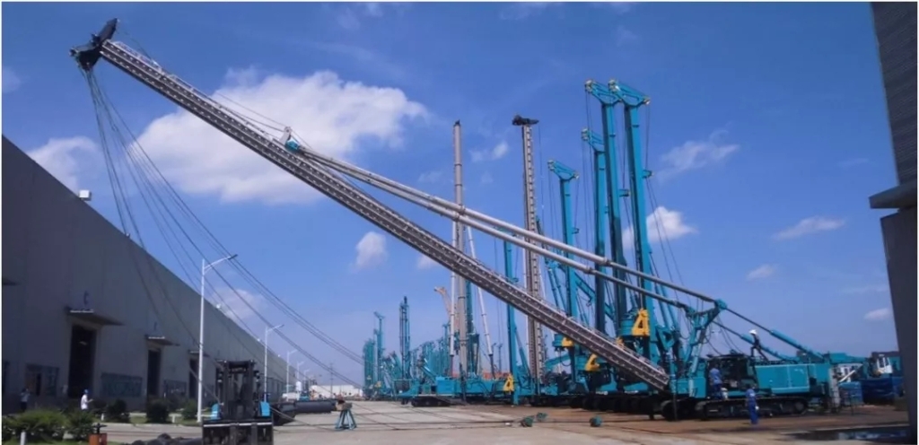 国产的自满！ezweb易利娱乐平台智能SWCH600-125M全液压履带桩架