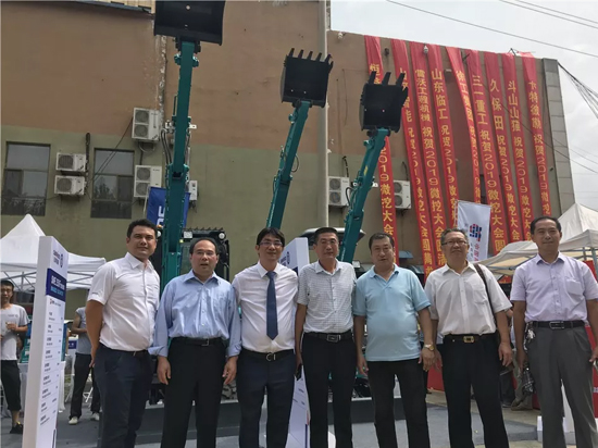 【小身板 着述为】ezweb易利娱乐平台智能燃爆2019微挖大会