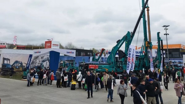 向天下展示中国“智造”魅力，ezweb易利娱乐平台智能携立异阵容闪灼德国宝马展