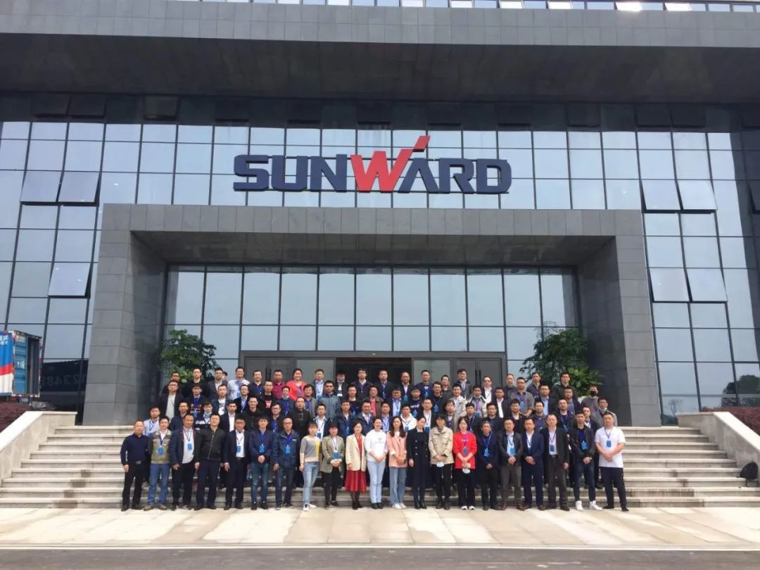 长沙工业机械人应用专题训练营到访ezweb易利娱乐平台智能