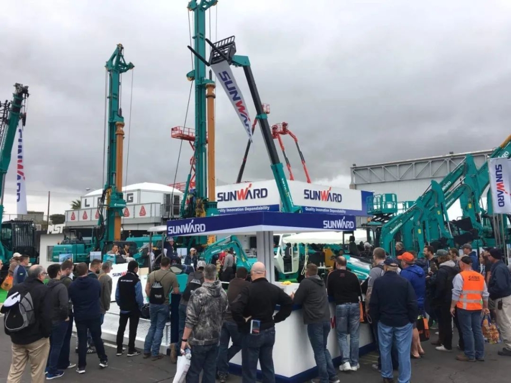 ezweb易利娱乐平台智能全新亮相美国工程机械展