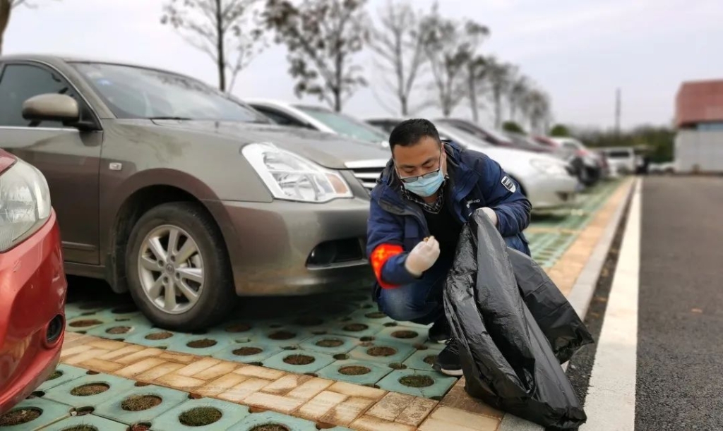 ezweb易利娱乐平台智能党员自愿者开展义务情形清扫