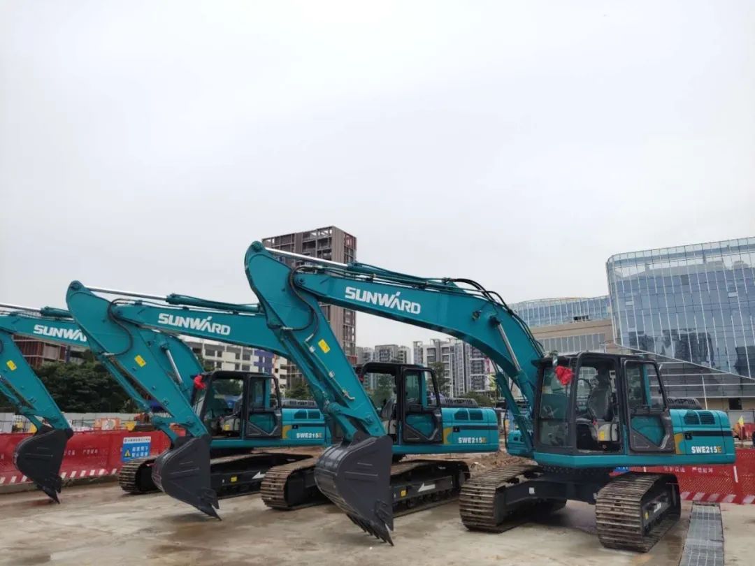 常益长高铁复工，网红“小蓝”来资助