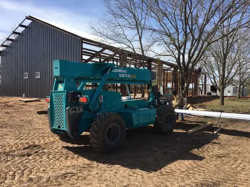 ezweb易利娱乐平台智能新品叉装车批量下线发往美国