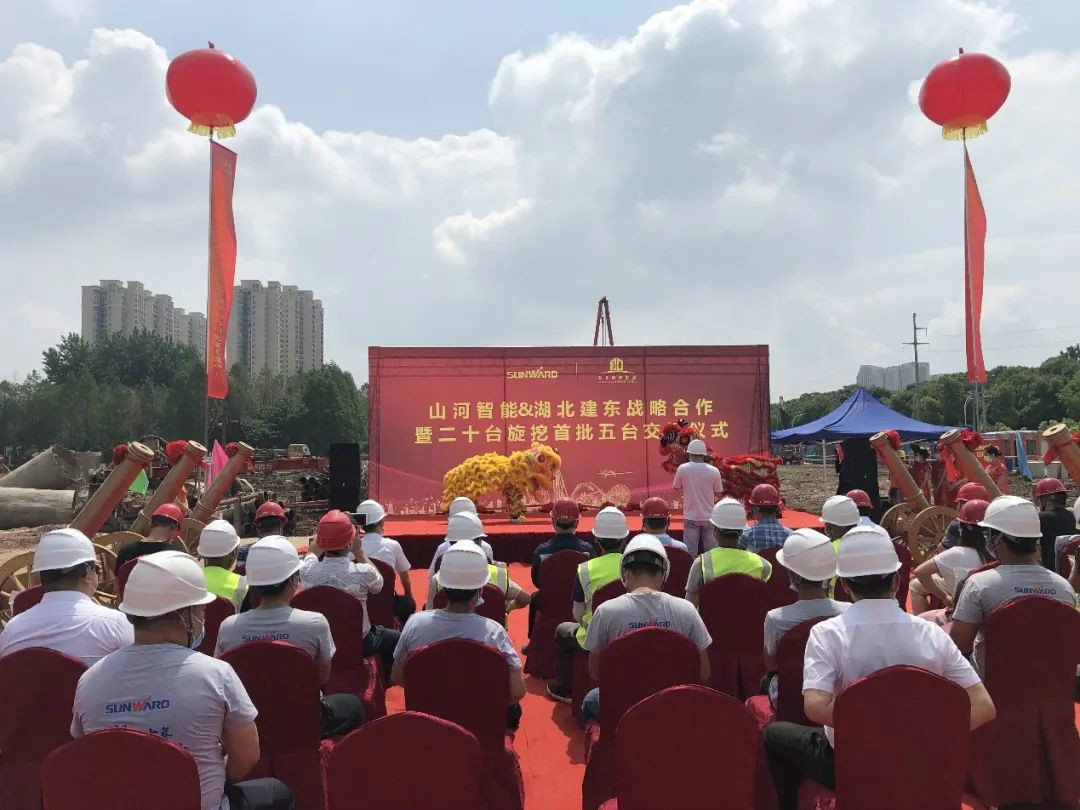 扬帆荆楚大地——ezweb易利娱乐平台智能旋挖钻机批量交付