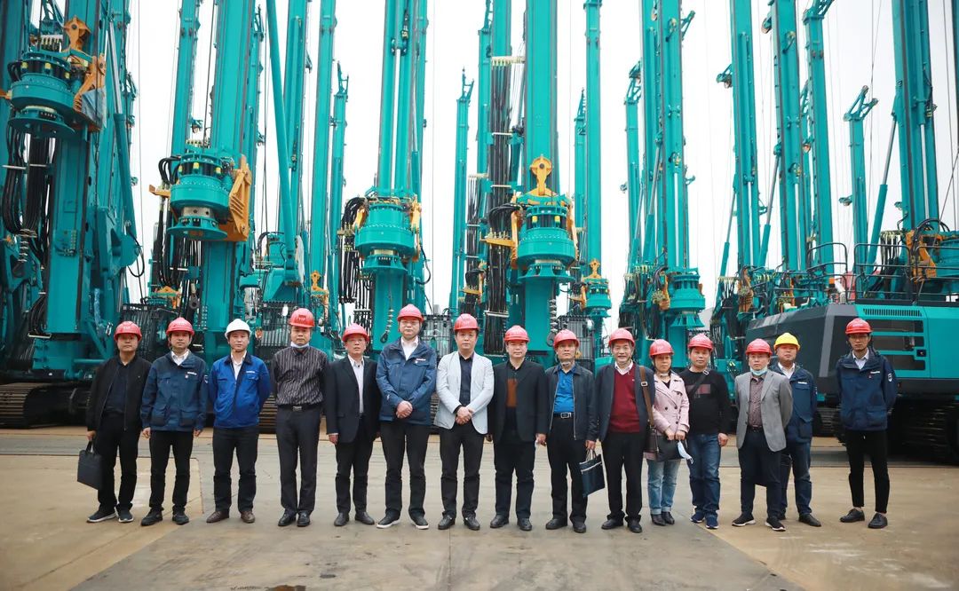 省工信行业事务中心杨卫华副主任一行莅临ezweb易利娱乐平台智能调研