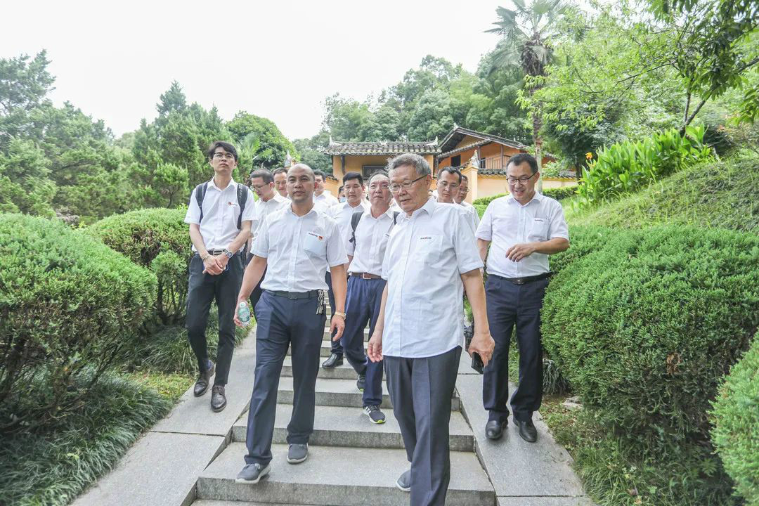 公正正直出清风正气，清廉自律塑优异形象——ezweb易利娱乐平台智能开展中高层干部清廉教育活动