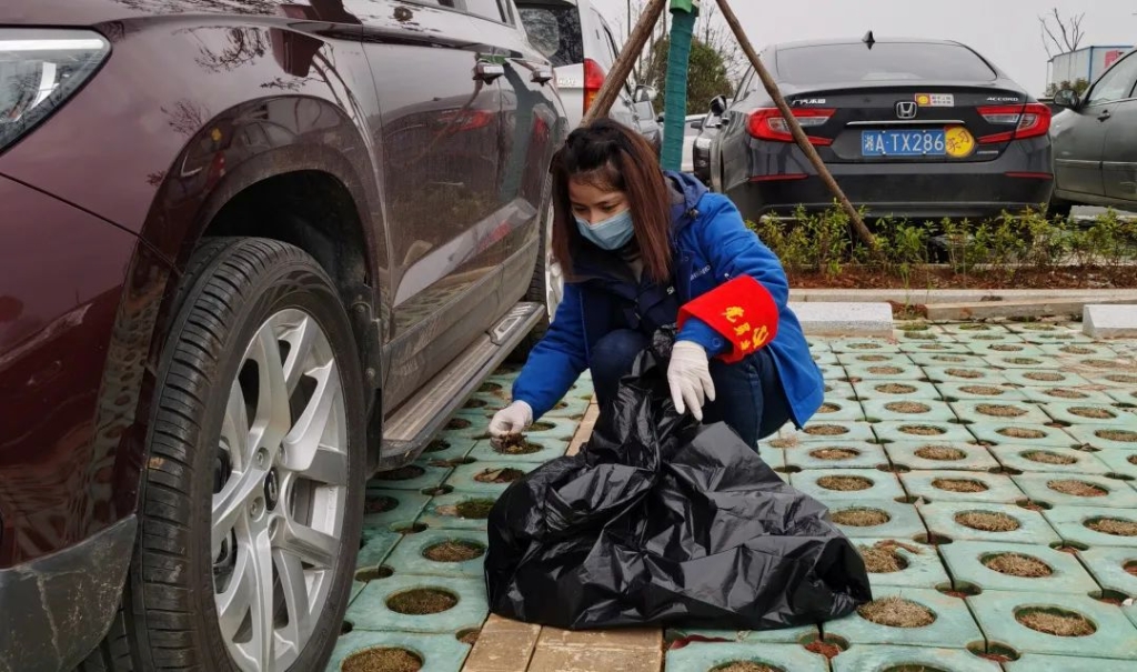 ezweb易利娱乐平台智能党员自愿者开展义务情形清扫