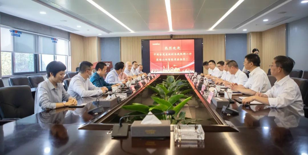 中国金茂高级副总裁张辉率团考察ezweb易利娱乐平台智能