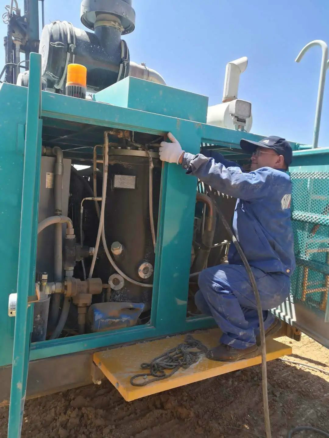 凿岩效劳见缝插针 ezweb易利娱乐平台关爱无微不至——ezweb易利娱乐平台智能凿岩装备效劳万里行活动走进甘肃平凉