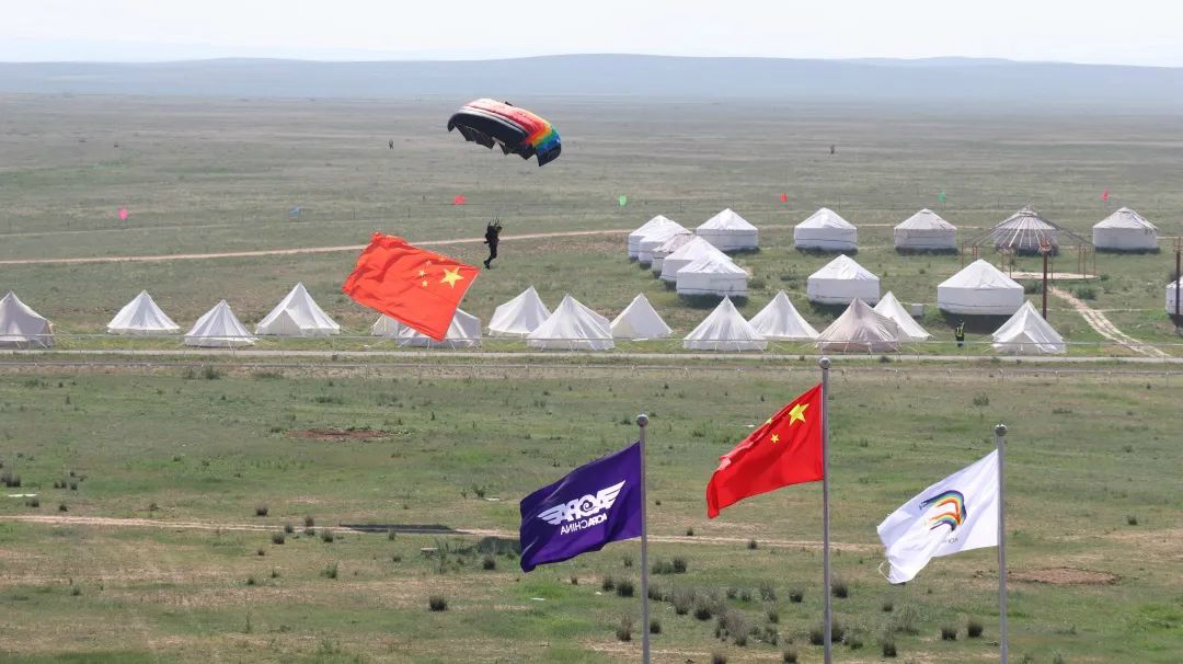 乌兰察布大草原,我来啦! ezweb易利娱乐平台SA60L阿若拉飞机“惊艳”航行大会