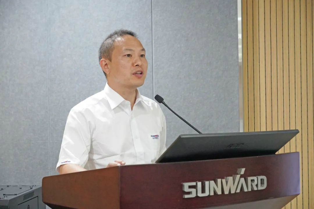 省人大常委会党组副书记、副主任王柯敏调研ezweb易利娱乐平台智能