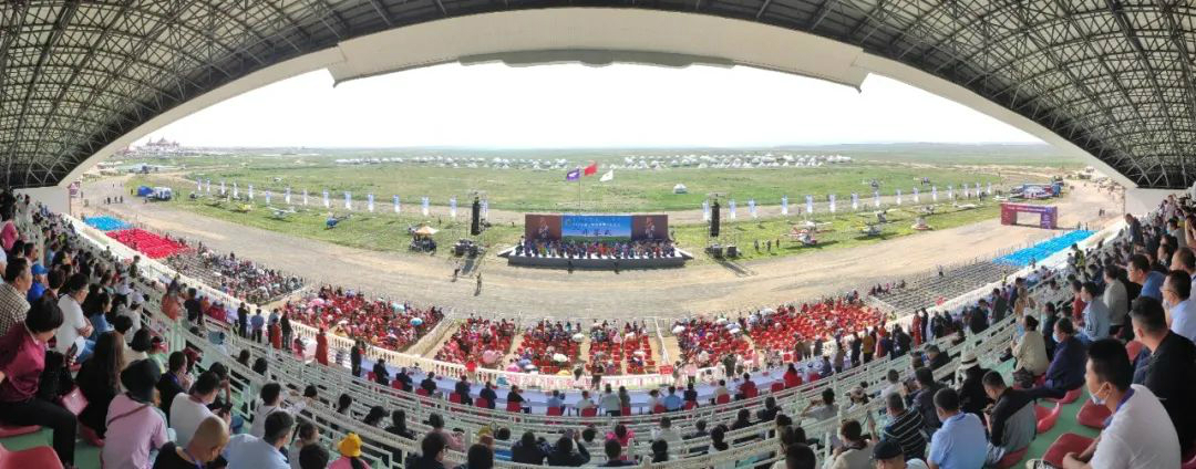 乌兰察布大草原,我来啦! ezweb易利娱乐平台SA60L阿若拉飞机“惊艳”航行大会