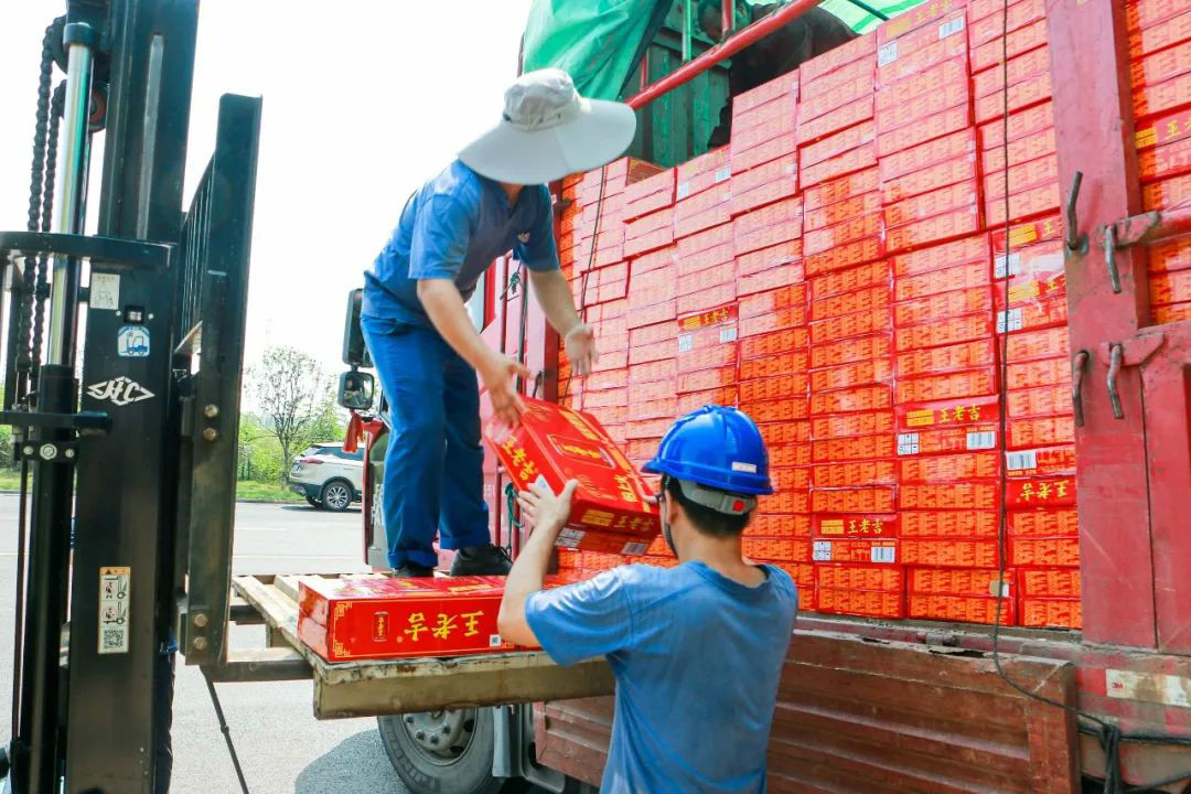 情系职工送清凉，殷切眷注鼓劲头——ezweb易利娱乐平台智能开展夏日送清凉活动