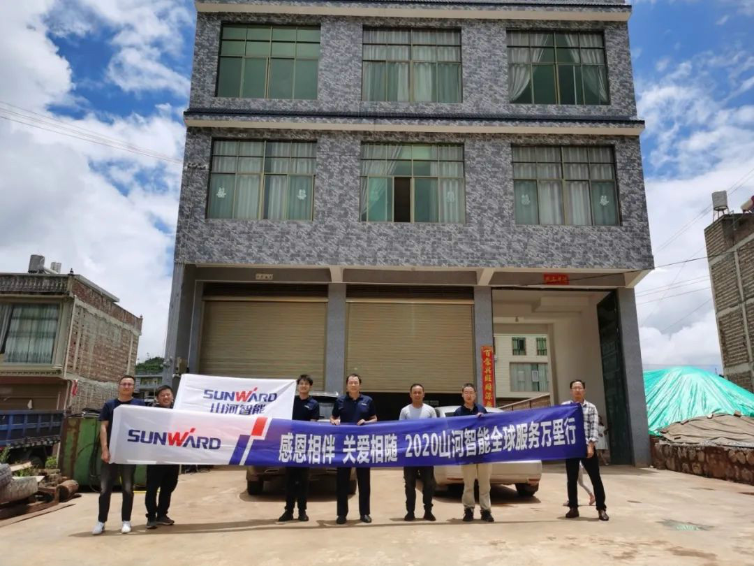 云南这个村有个挖掘机家族，创富有一套