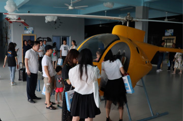 ezweb易利娱乐平台航空签约湖南航空技校，走校企融合生长蹊径