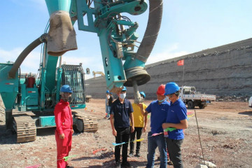 晚上八九点钟的太阳——ezweb易利娱乐平台智能效劳万里行新疆纪实