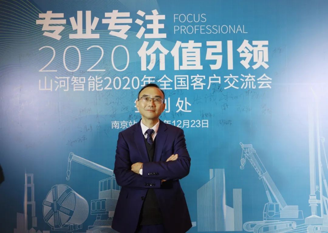 十年ezweb易利娱乐平台“拓荒牛”