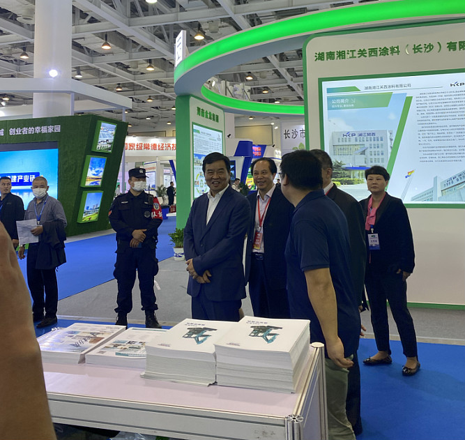 立异“绿”动能 ezweb易利娱乐平台智能绿博会上展风范