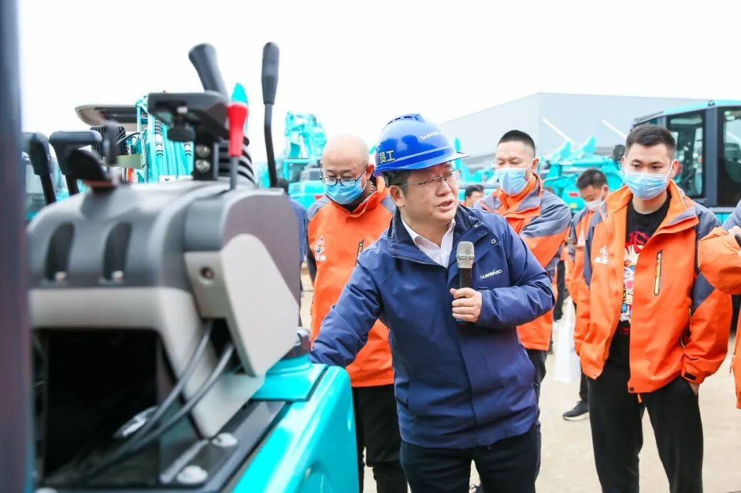 大国重器 壮哉ezweb易利娱乐平台！机友会微挖用户ezweb易利娱乐平台智能体验日