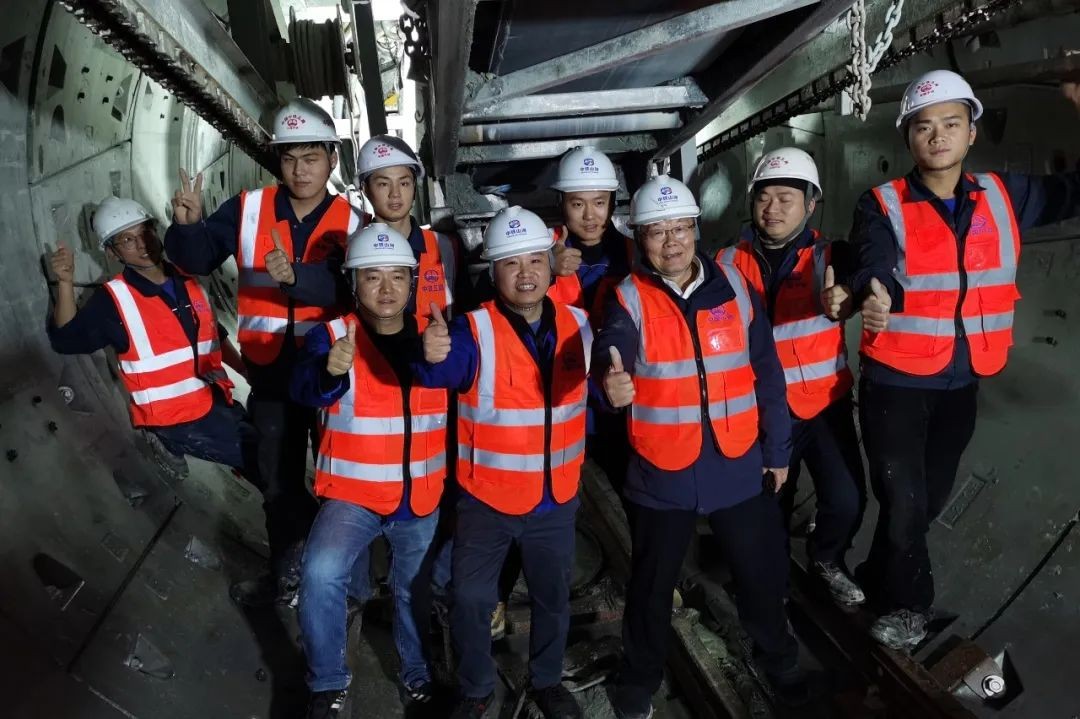 何清华亲临中铁ezweb易利娱乐平台盾构施工项目指导事情