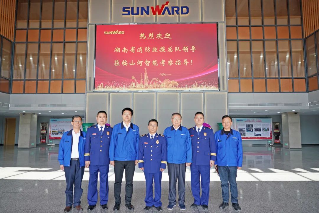 考察无人化妆备 高宁宇到访ezweb易利娱乐平台智能