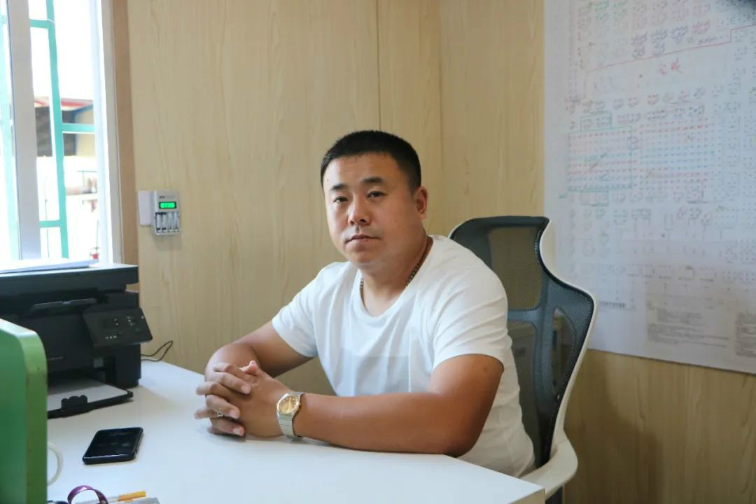 液压静力压桩机从1台到21台，他只用了8年！