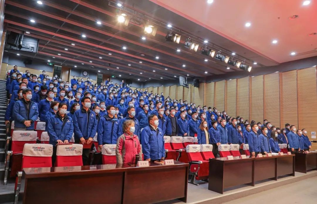 ezweb易利娱乐平台智能集中收看十三届天下人大四次聚会开幕会